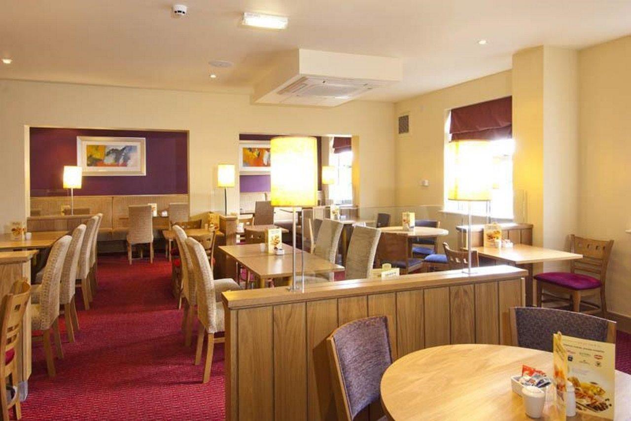 Premier Inn Bolton Stadium Arena Exteriör bild