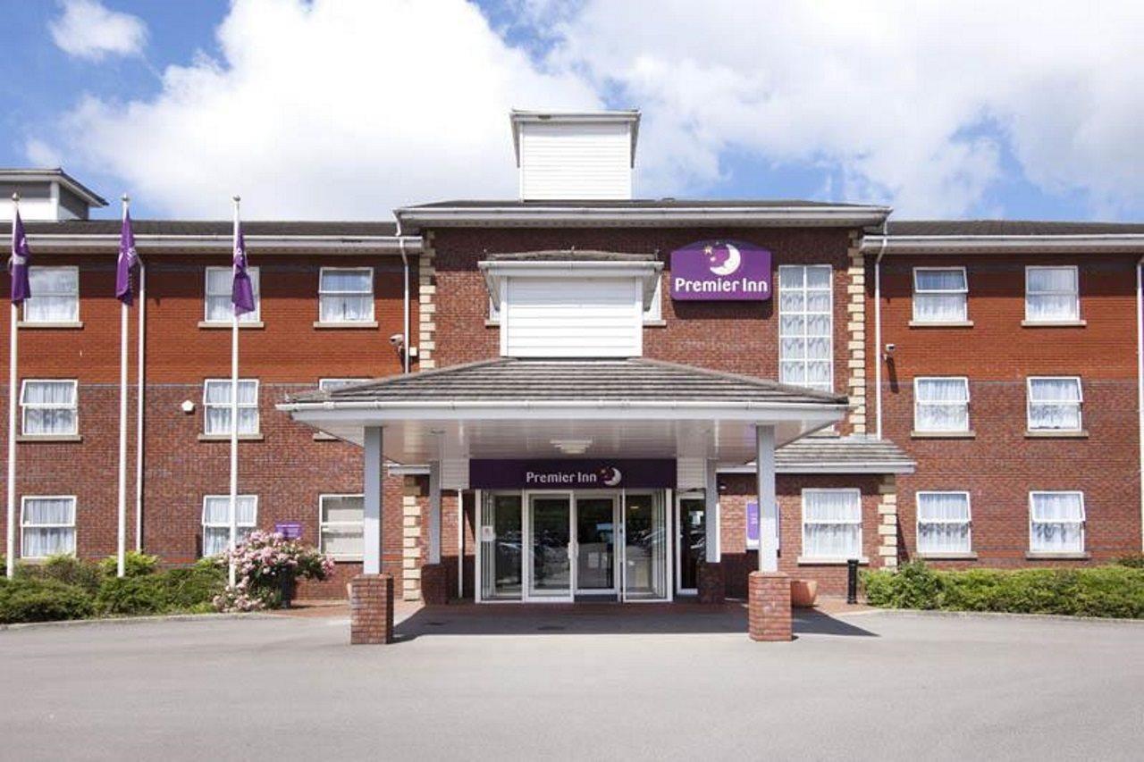 Premier Inn Bolton Stadium Arena Exteriör bild